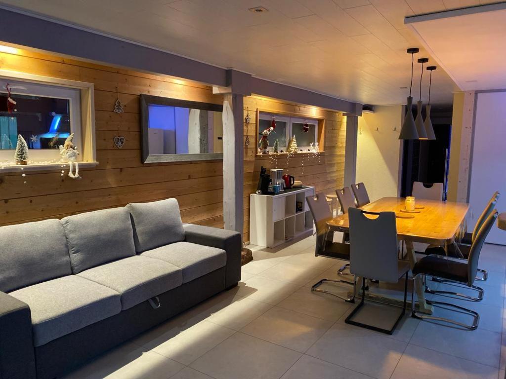 Le Grand Charlyse, De 1 A 10 Personnes Holiday home Stotzheim